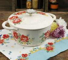 The Pioneer Woman Vintage Floral Enameled Cast Iron 3-Quart Dutch Oven