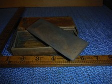 VINTAGE EX WD /| WW2 DATED 1945 OILSTONE HONE OIL STONE PLANE SHARPENING TOOL