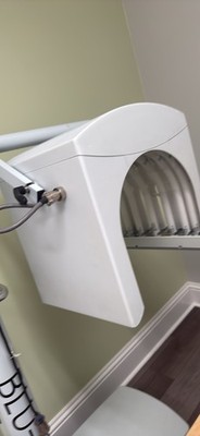 Medical grade Blu U light by Dusa all bulbs work