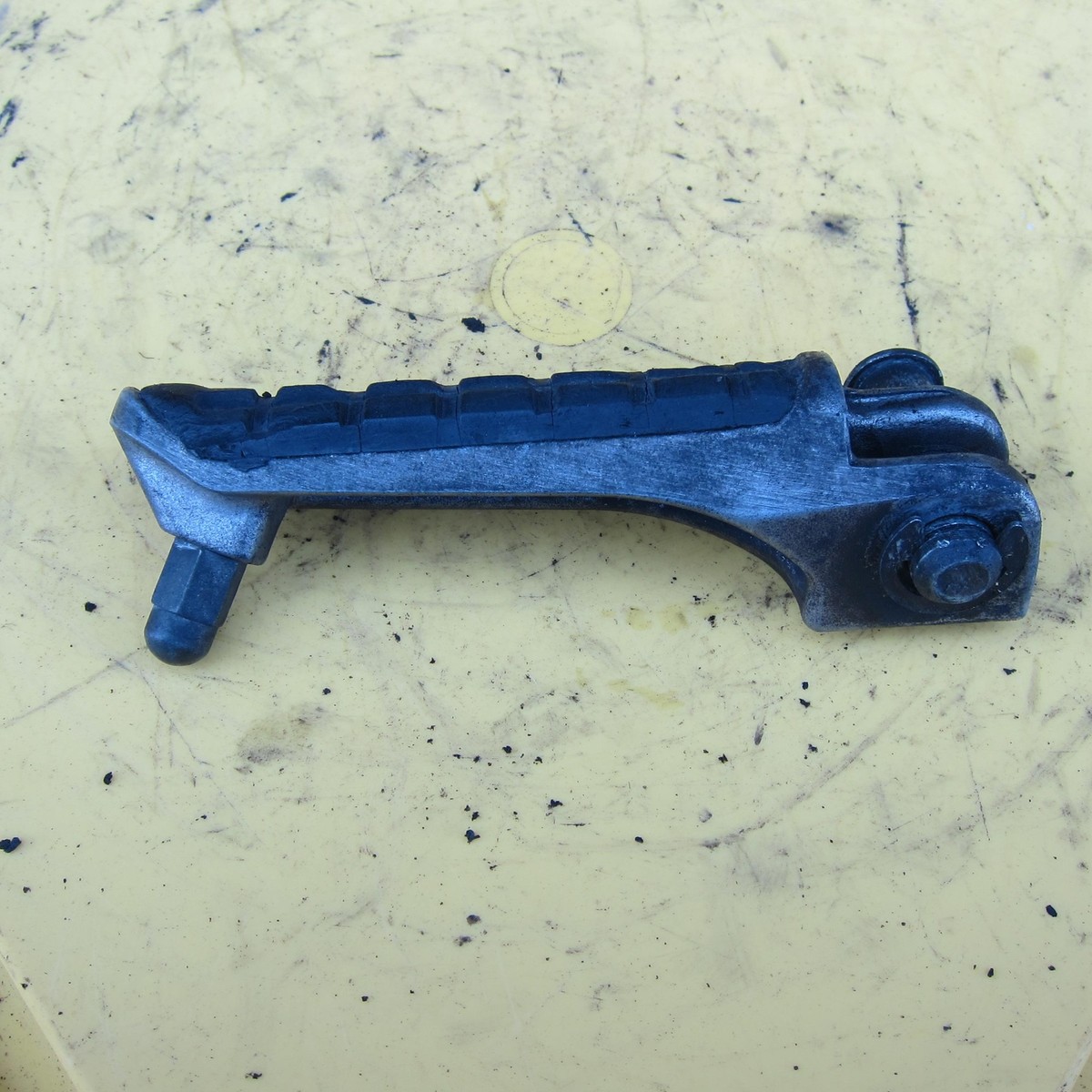 1994 KAWASAKI NINJA ZX11 ZX1100D OEM LEFT FRONT FOOT REST PEG STEP