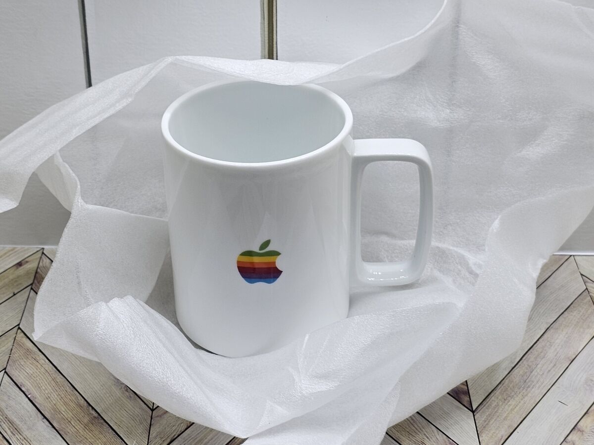 Limited Edition Hasami Apple Park, Infinite Loop, Rainbow Limited Edition Hasami Apple Park, Infinite Loop, Rainbow