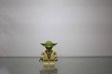 LEGO Star Wars Minifigure: Yoda - Olive Green, Open Robe (sw0707) (75233)