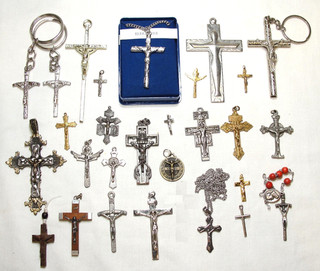 Lote de 28 crucifijos de colección del Rosario etc Berkander Checoslovaquia Santo Sepulcro