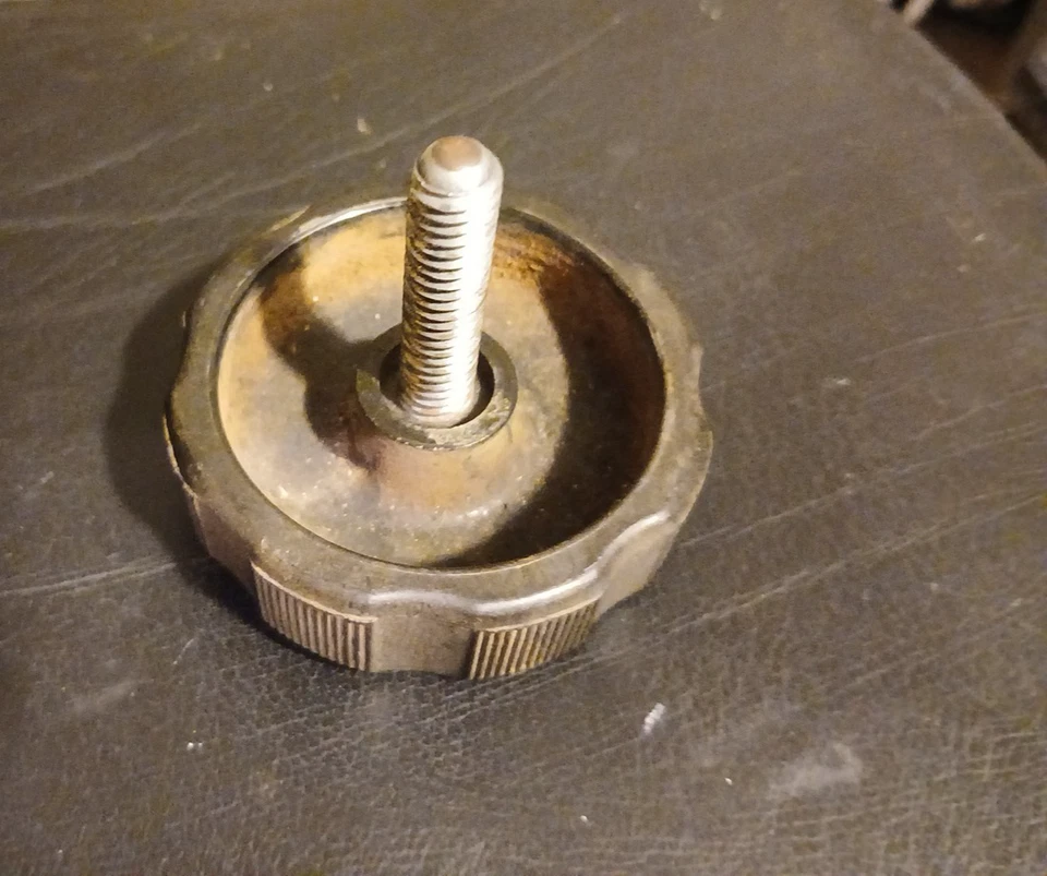 Botão de ajuste lombar do assento - Volvo 1969 140 144 142 145 USADO/COMO REMOVIDO - Imagem 3 de 4