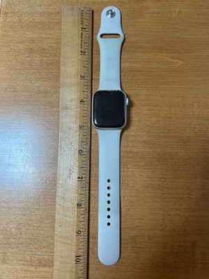 Apple Watch SE (2nd Generation) 40mm Aluminum Case with Sport Band - Starlight,