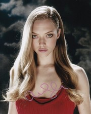AMANDA SEYFRIED signed autograph 20x25cm RED RIDING in person autograph ACOA