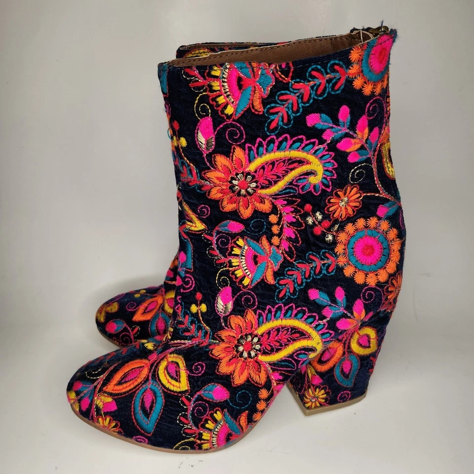 Botas Naughty Monkey Retro Terciopelo Triturado y Bordadas Talla 7.5 Foto 2 de 4