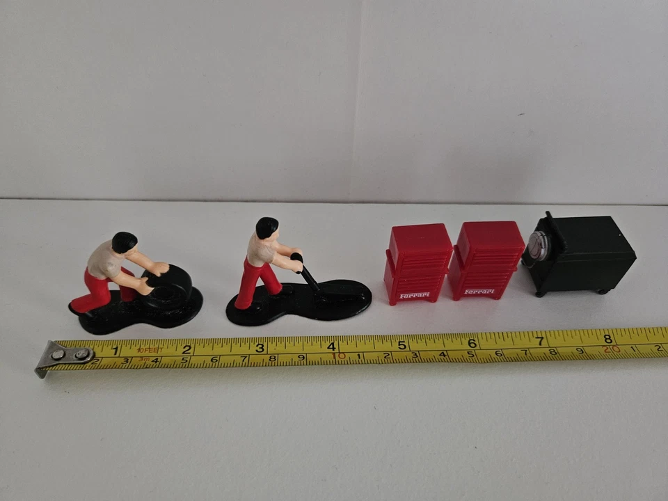 Burago Toy Figure Race Car Ferrari Pit Stop Garage Tyre Vehicle Model Man Bundle - Image 3 of 3