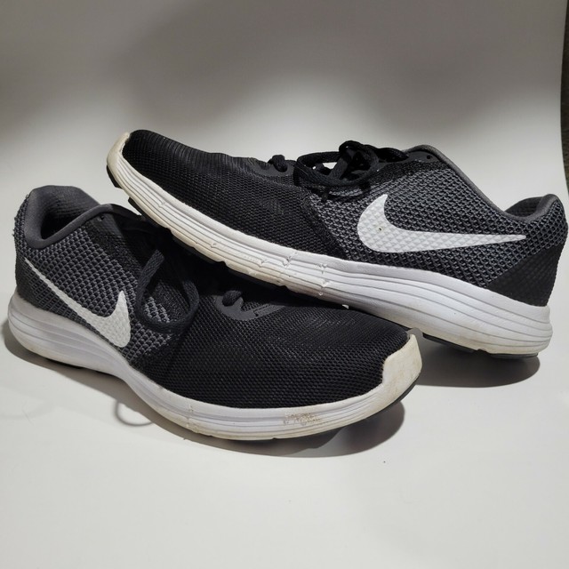 nike revolution 3 black