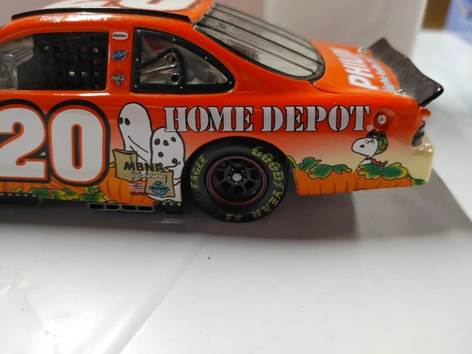 Pontiac 2002 Tony Stewart #20 Home Depot/Great Pumpkin 1:24 acción 1 de 20.868 Foto 3 de 4