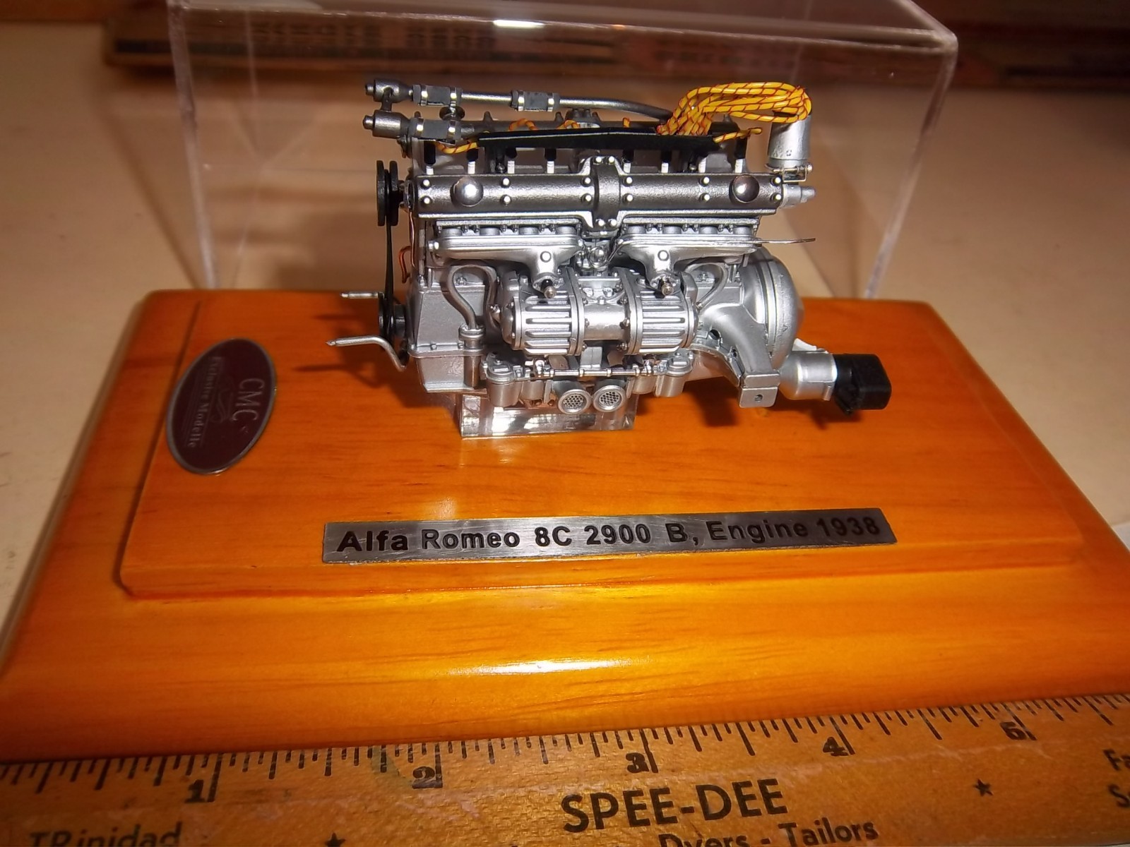 CMC Alfa-Romeo 8C 2900 B 1938 Engine with Showcase CMC M-131