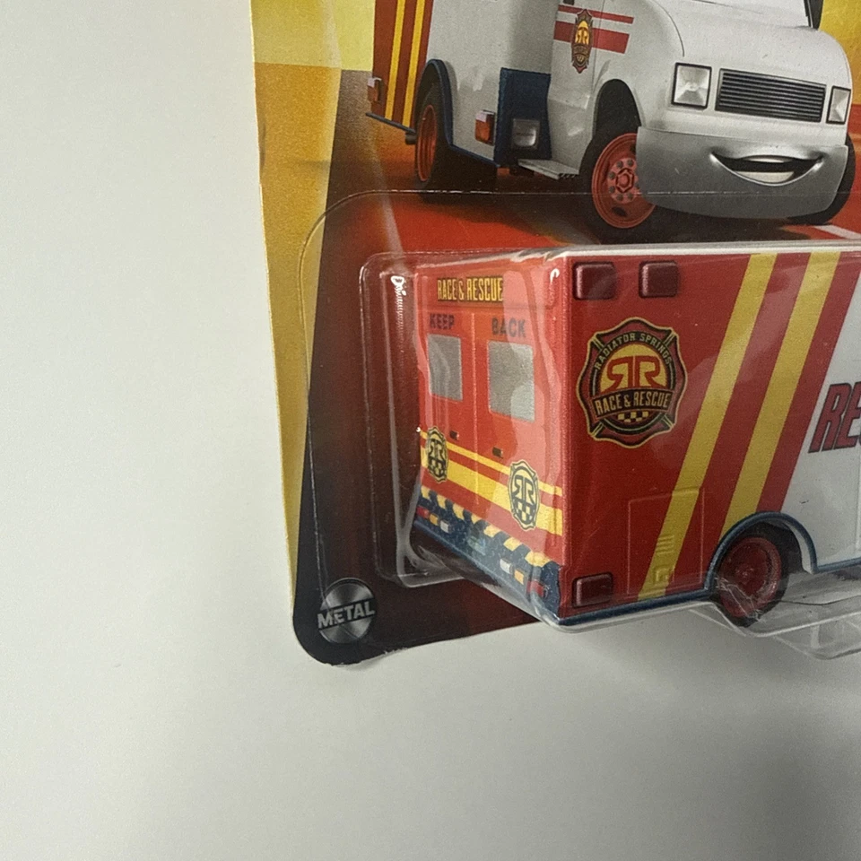 迪斯尼PIXAR汽车赛车与救援摩根马丁斯AMBULANCE 2025新品! — 第 3/4 张图片