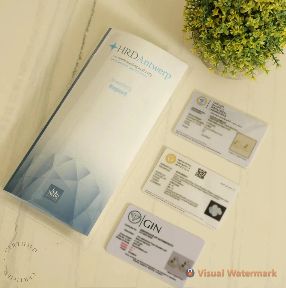 Juego de pendientes collar de diamantes esmeralda natural de 3,85 quilates diseño de halo floral de oro de 14 k Foto 2 de 4