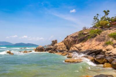 Wandbild: Hon Chong Cape Stone Garden in Nha Trang, Vietnam an einem [...]