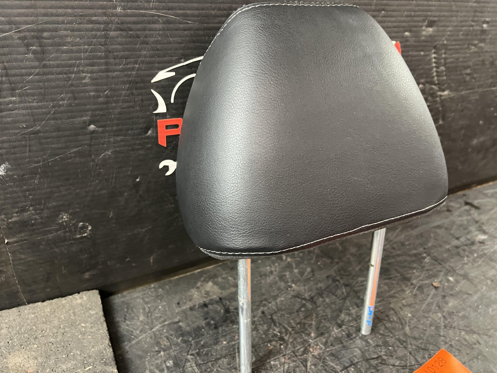 08-12 MASERATI GRANTURISMO FRONT LEFT DRIVER SEAT HEADREST BLACK LEATHER