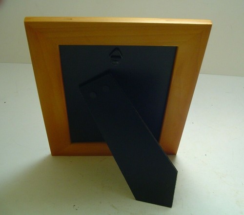 "MARCO DE IMAGEN DE MADERA DIMENSIONES EXTERIORES 6.5 X 8.5 DIMENSIONES INTERIORES 3.5 ""X 5.5" - Imagen 2 de 3