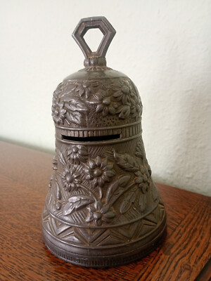 SPARDOSE in Form einer GLOCKE mit Edelweiß Blumen - im Lineal - altes Objekt