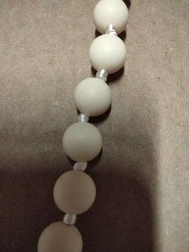 Milk Daze Teething Necklace Beige & Black - Foto 7 di 8
