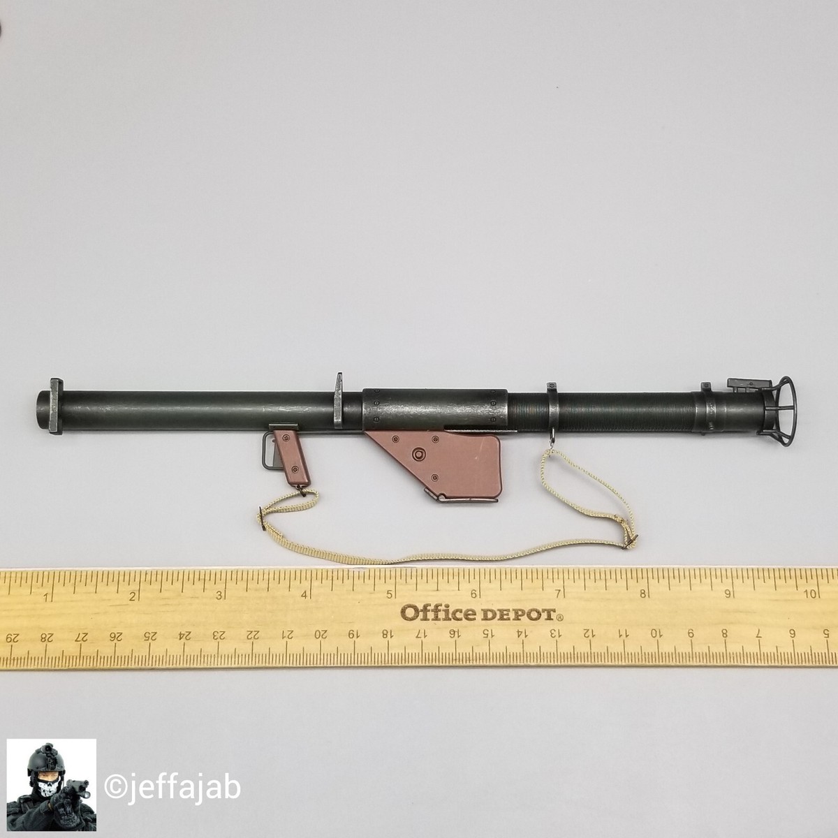 1:6 Facepool WWII US 101st Airborne Private M1 Bazooka 12