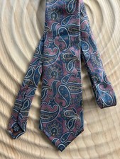 Van Heusen Men's Necktie Tie Polyester Mauve & Blue Paisley made in the USA Silk