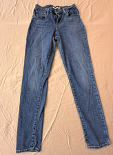 Levi s Women s Medium Wash 721 High Rise Skinny Denim Jeans - 28