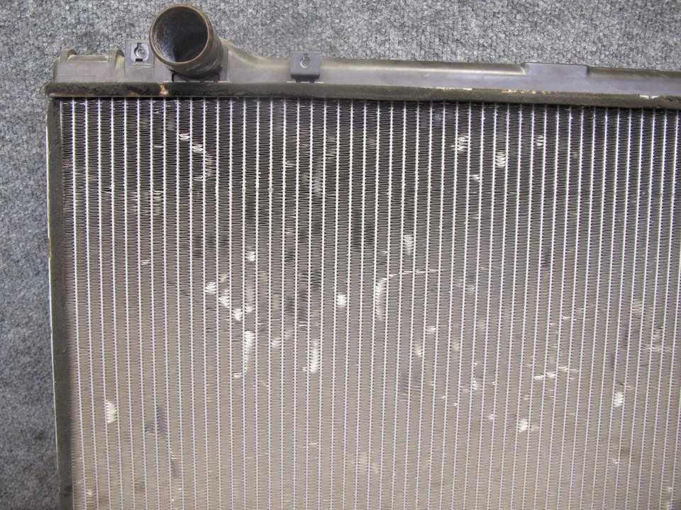 95-00 TOYOTA CELSIOR LEXUS LS400 UCF20 RADIADOR DE REFRIGERACIÓN DEL MOTOR 43 K MILLAS OEM Foto 4 de 4