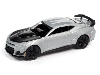 Auto World 2019 Chevy Camaro ZL1 1LE (Gray) 1:64 Scale Diecast Car AW312B