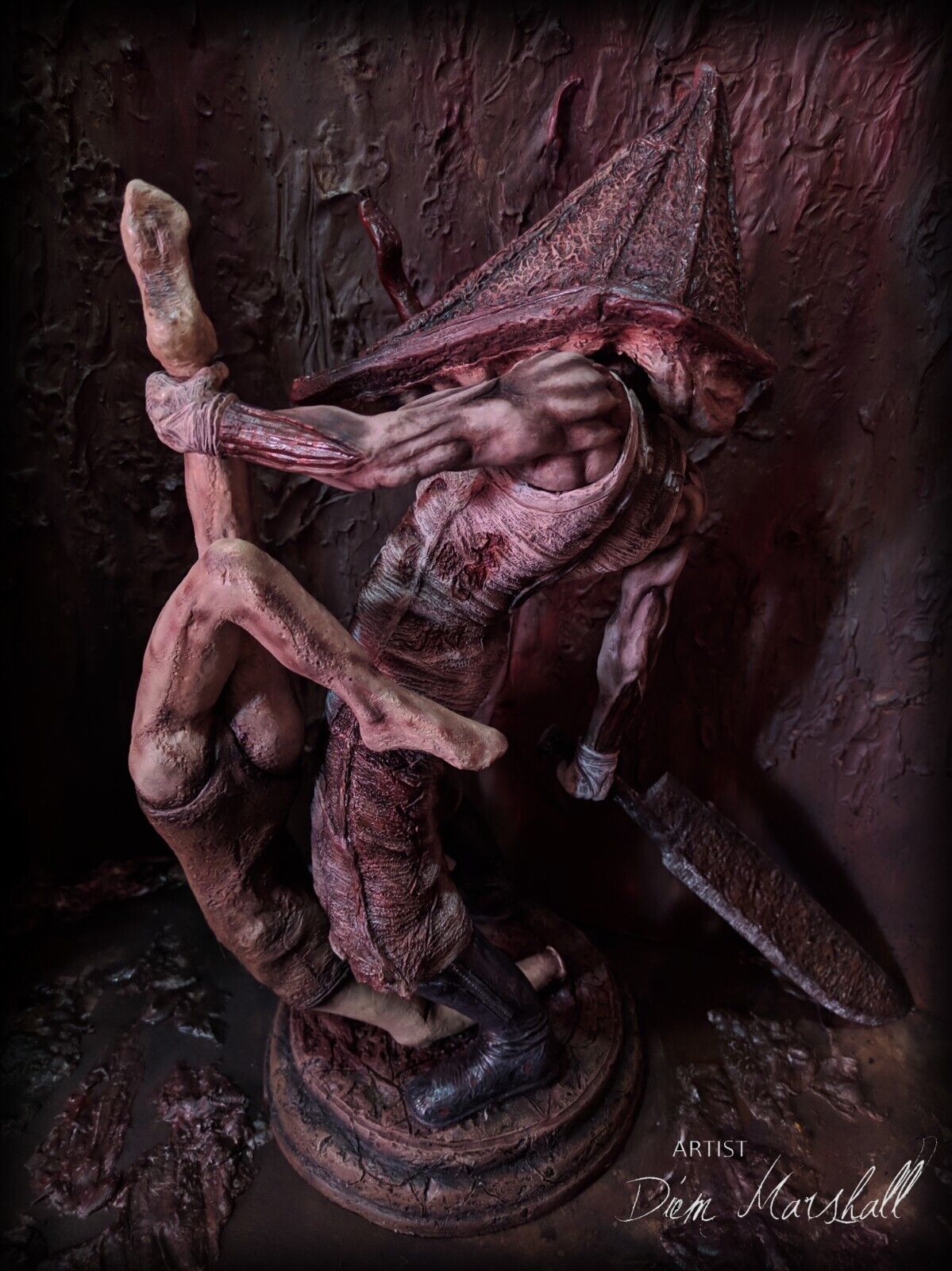 Mi escultura de Pyramid Head…