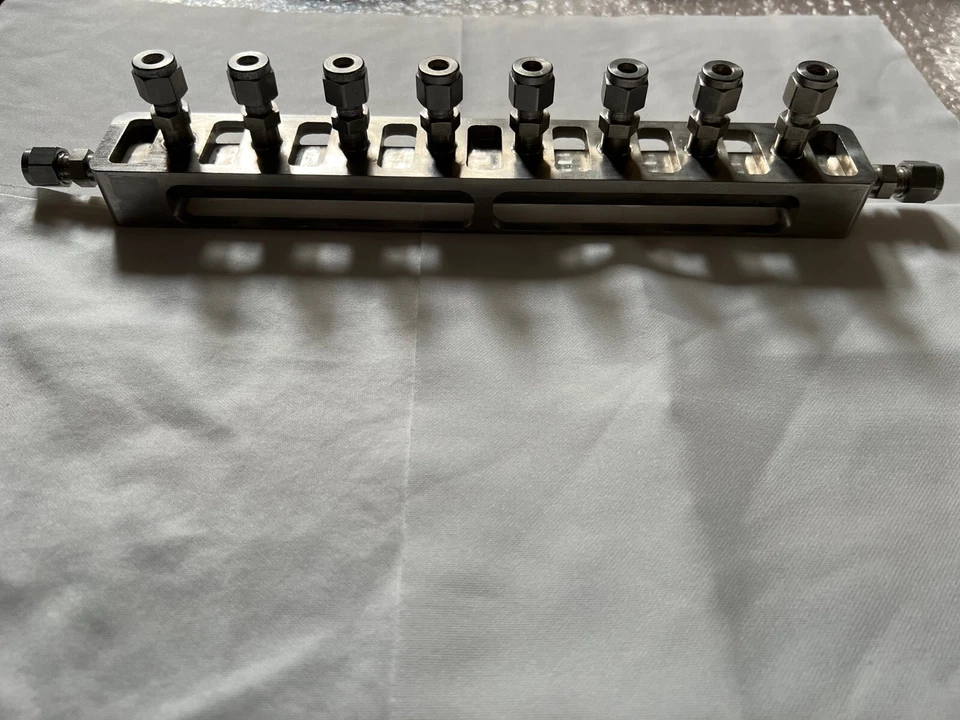 SWAGELOK 1/4 PULGADA MACHO 8 PUERTOS COLECTOR ARTÍCULO HECHO A MEDIDA Foto 2 de 4