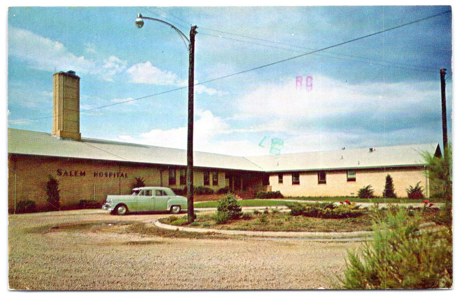 Postcard KS Hillsboro Kansas Salem Hospital Car 1950s Marion County B39