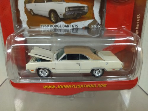 DODGE DART 1969 GTS MAYHEM 1:64 JOHNNY LIGHTNING - Imagen 2 de 2