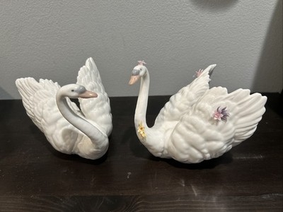 Llardo Swan Lot G175 And 6499