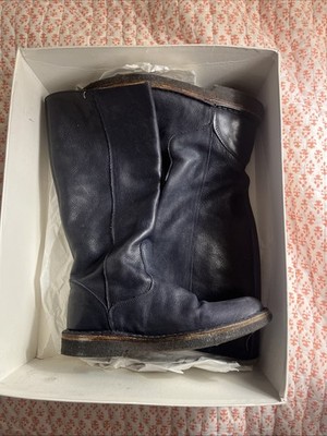 Pepe Shoes Girls Boot Size 35 (US4) Navy