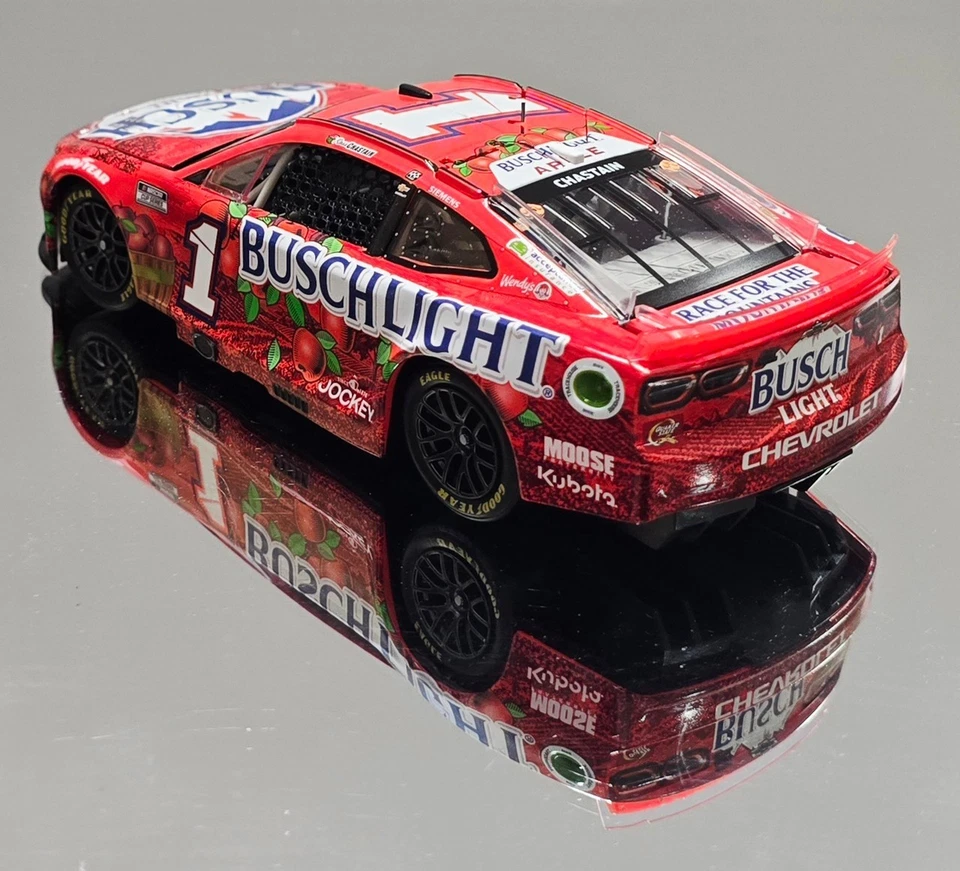 ROSS CHASTAIN 2025 BUSCH LIGHT APPLE 1/24 ARC DIECAST - Image 3 of 4
