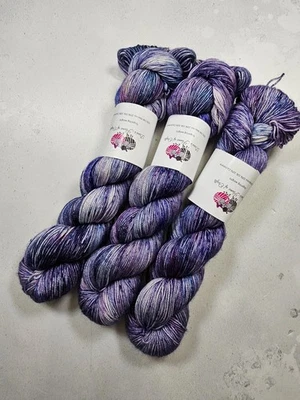 Sw Merino Seide Kaschmir Garn, 4-ply, Griffweise Gewicht, 100 G, Milky Way - Bild 1 von 4