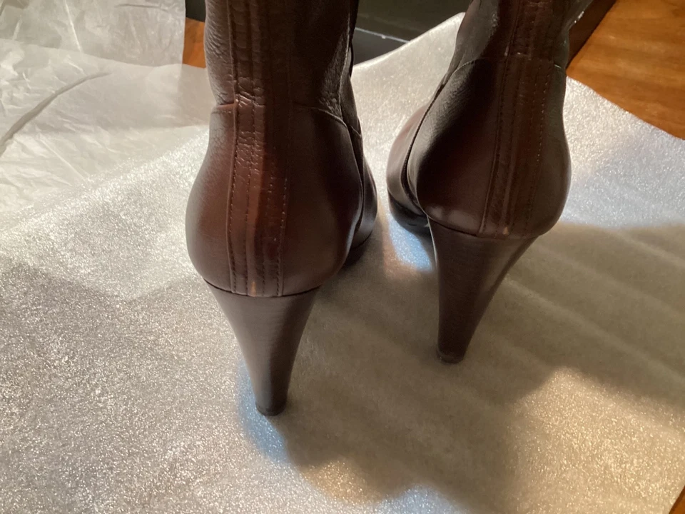 Banana Republic Marrón Gamuza Cuero Cremallera Tacón Alto Botines Mujer Talla 8 B Foto 4 de 4