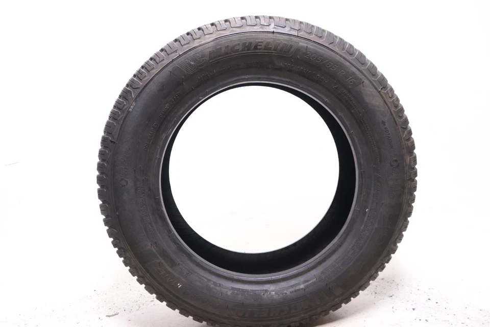 Michelin CrossClimate 2 205/65R16 usado - 95H - 10/32 Foto 4 de 4