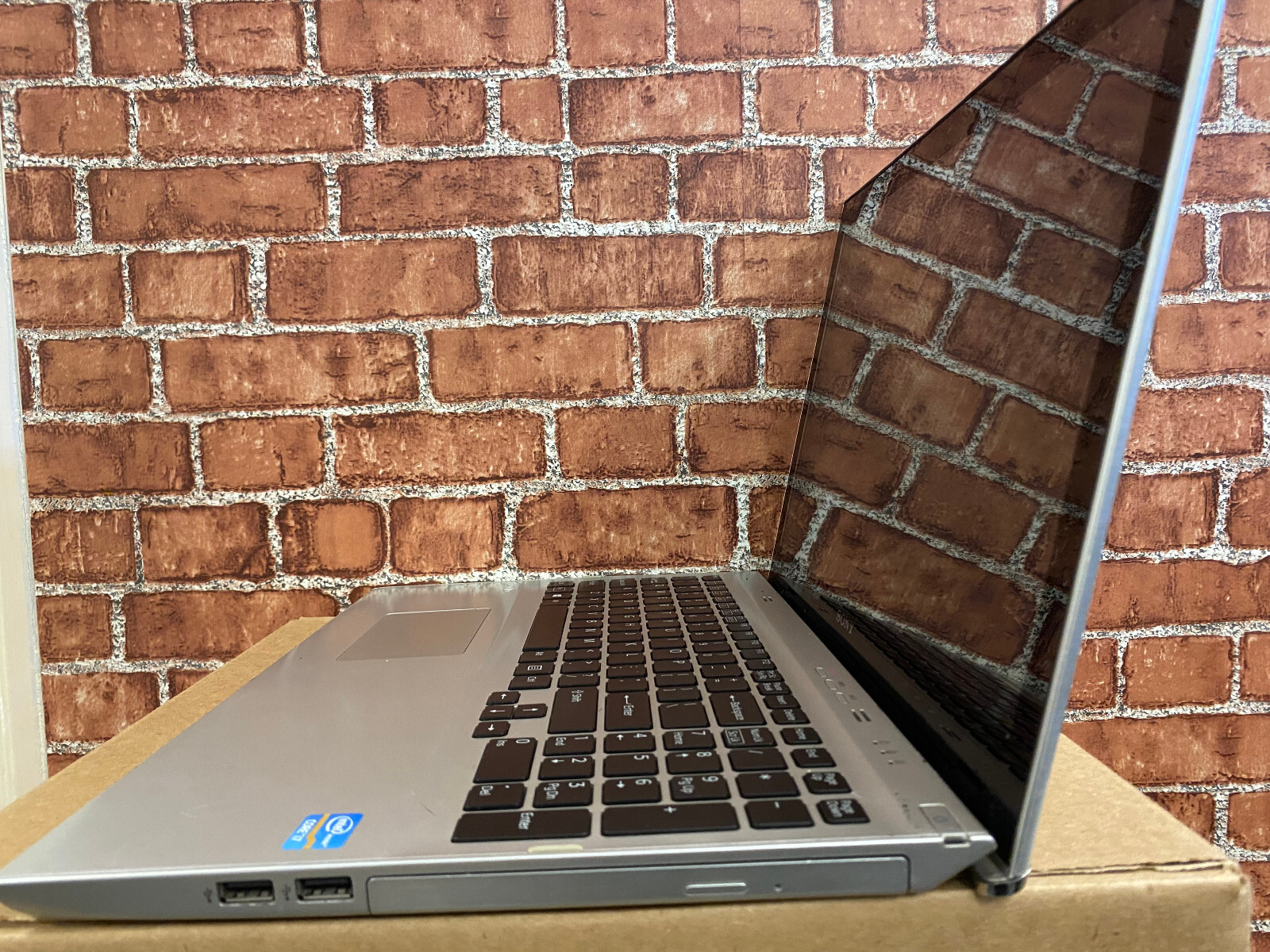 Sony Vaio SVT151A11L 15.6" Intel i7 8GB RAM No HDD/Battery **FOR PARTS