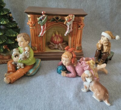 Heritage Mint LTD 2003 Porcelain Christmas Setting Santa Fireplace