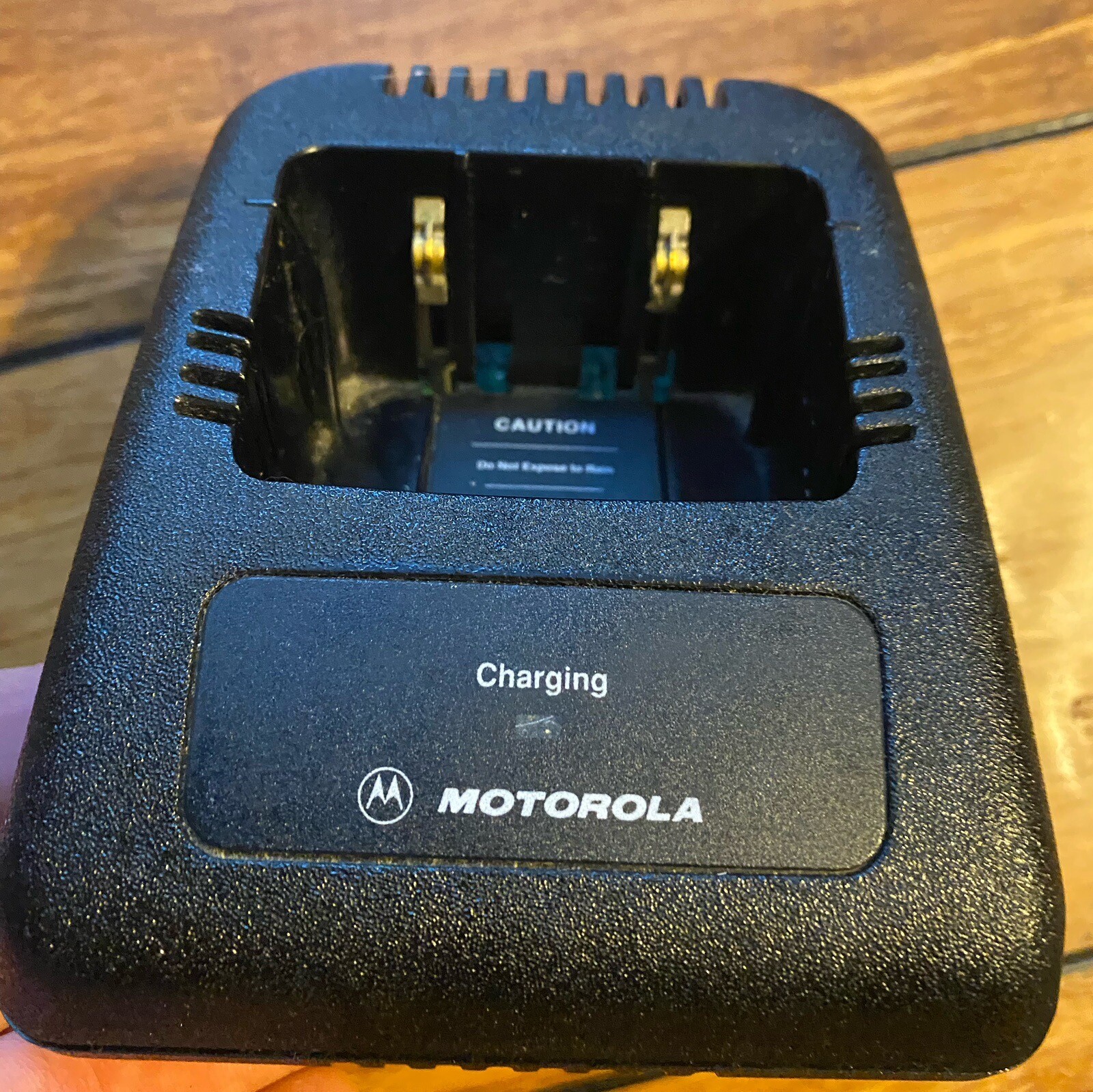 Motorola Walkie Talkie Battery Cradle Desktop Charger 6881072C20 For
