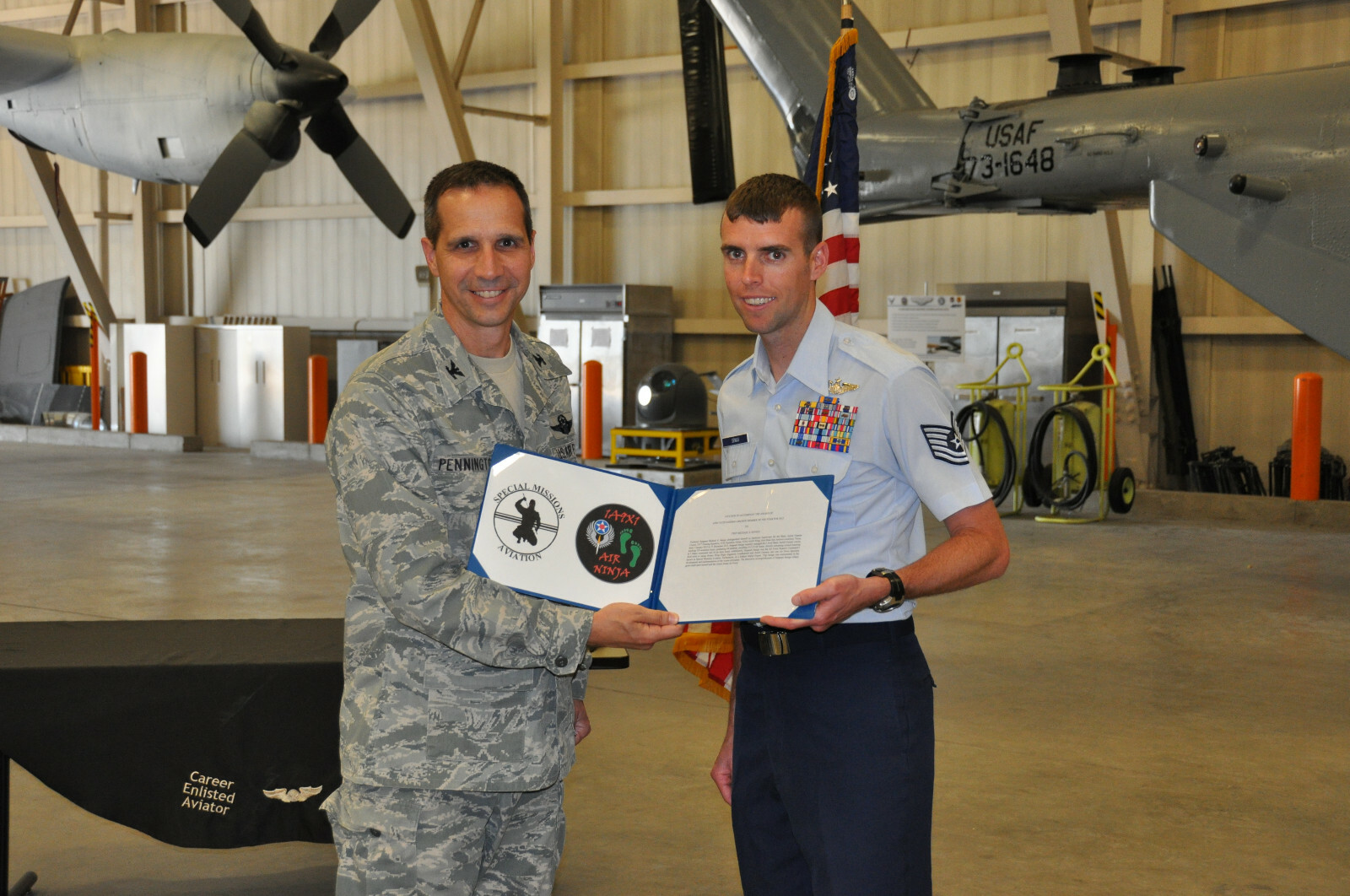 Image 2 - SENIOR ENLISTED AIRCREW BADGE MINI WING AUTHENTIC US AIR FORCE HAT PIN UP DEVICE