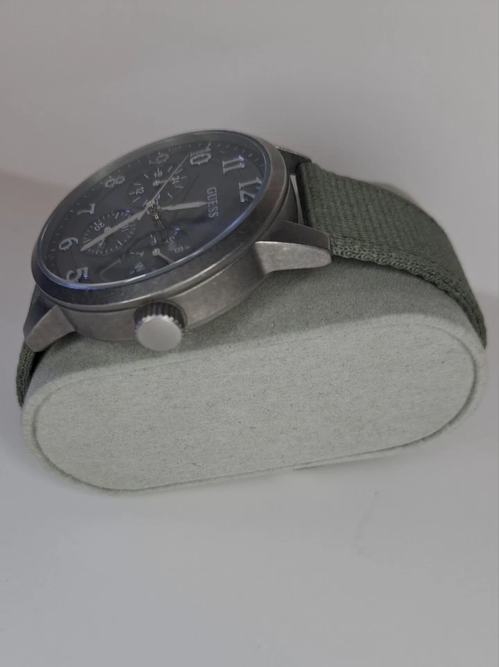 Reloj para hombre Guess W0975G4 correa de nailon verde con esfera analógica gris funciona muy bien Foto 3 de 4