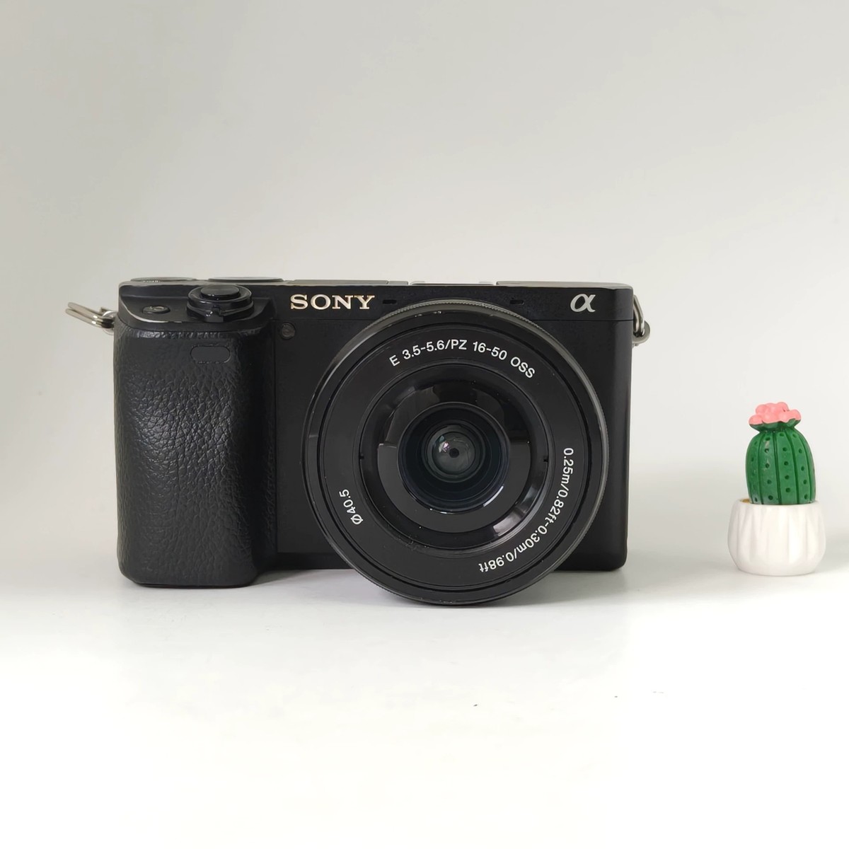 Sony Alpha a6400 Mirrorless Digital Camera with 16-50mm Lens