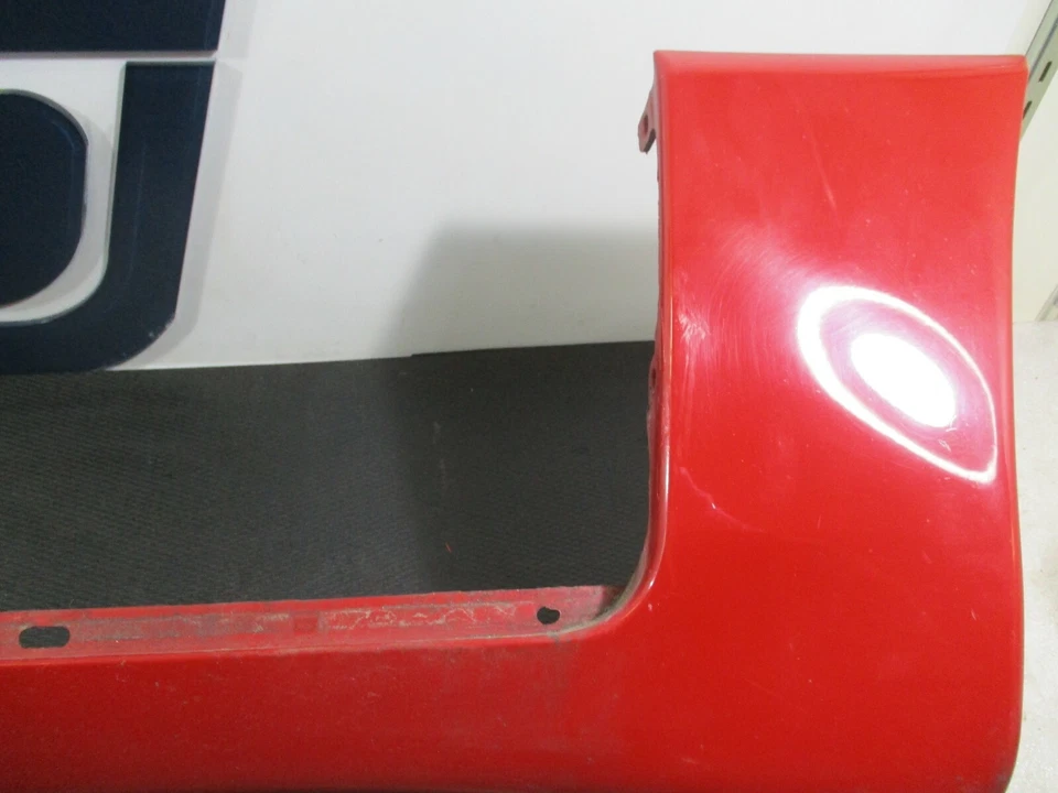 Subaru SVX 1996 faldón lateral del pasajero delantero derecho panel basculante (rojo-559) (defectos) Foto 2 de 4