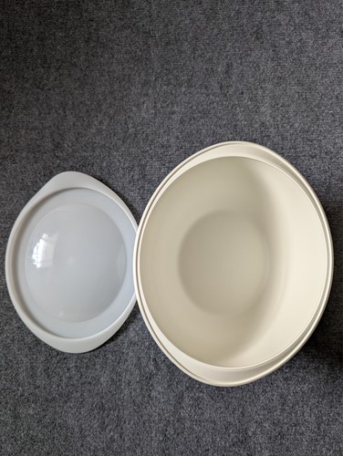 Tupperware Heat Serve N Store Insulated Serving Bowl 4 Pieces 4.3L + 2.5L - Picture 3 of 23