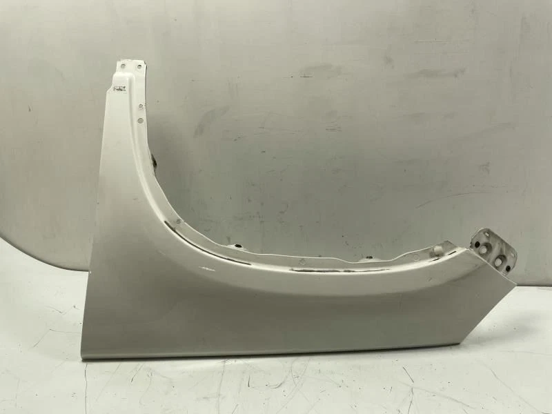 Guardabarros delantero izquierdo Volkswagen Tiguan 2009 2017 blanco OEM+ Foto 4 de 4