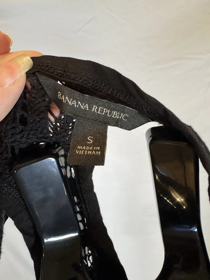 Banana Republic Black Crotchet Diamond Lace Racerback Tank Top Size Small - Image 3 of 4