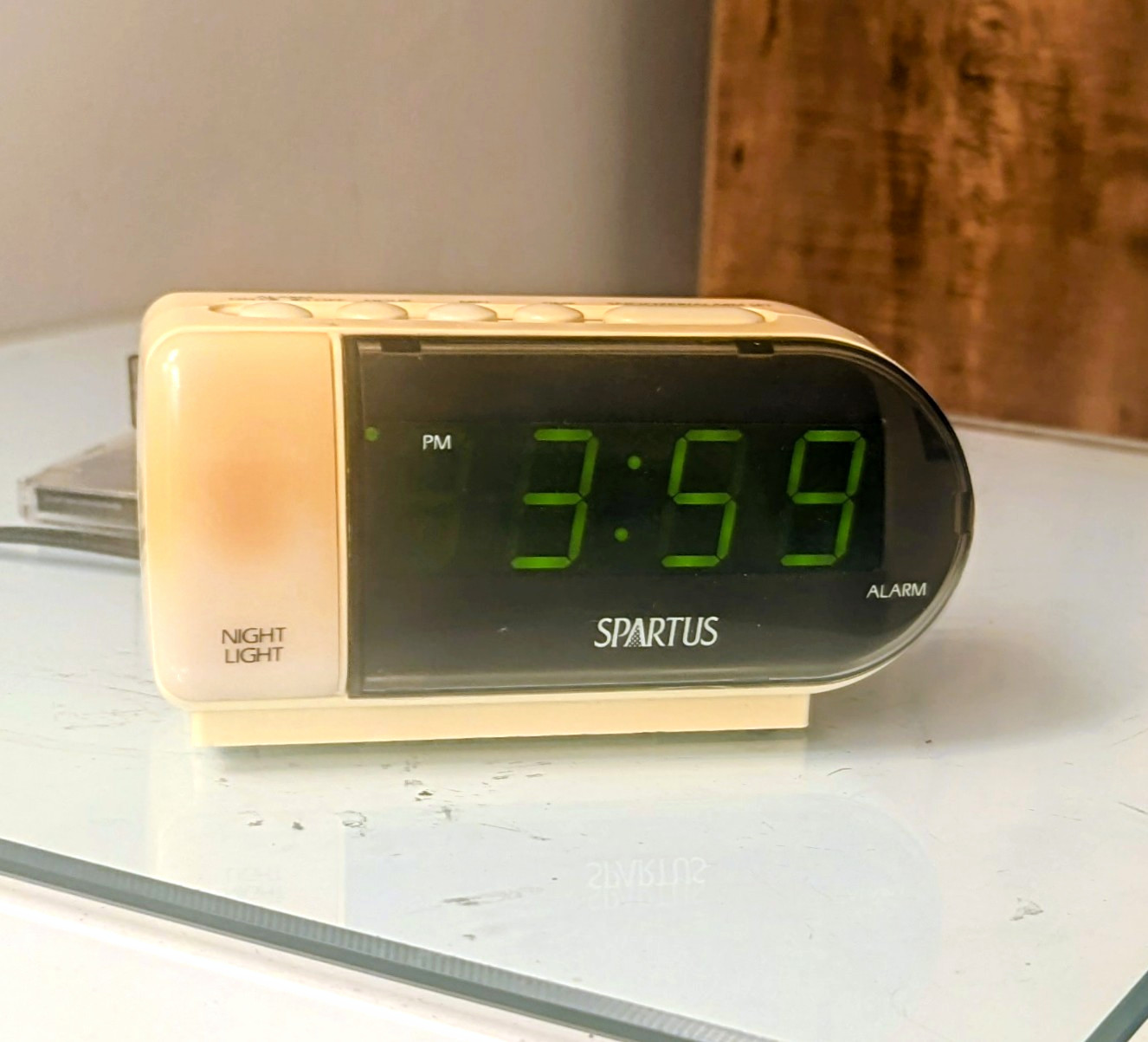 Vintage Spartus 1188 Digital Alarm Clock Beige Night Light Snooze Quartz Plug-In