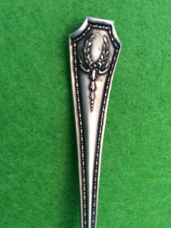 Weidlich Flat Tip Wreath/Garland Satin Bowl 5.2" Sterling Spoon No Mono 12g