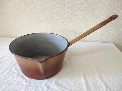 Ancienne Casserole en tole émaillée Aubecq 22 cm de diamètre - Photo 1/4